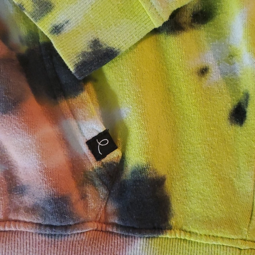 Super cute gender neutral pull over tye dye hoodie - Picture 2 of 4